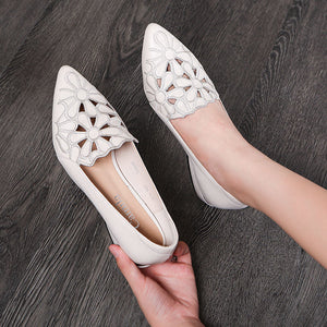 Soft surface hollow embroidered casual shoes